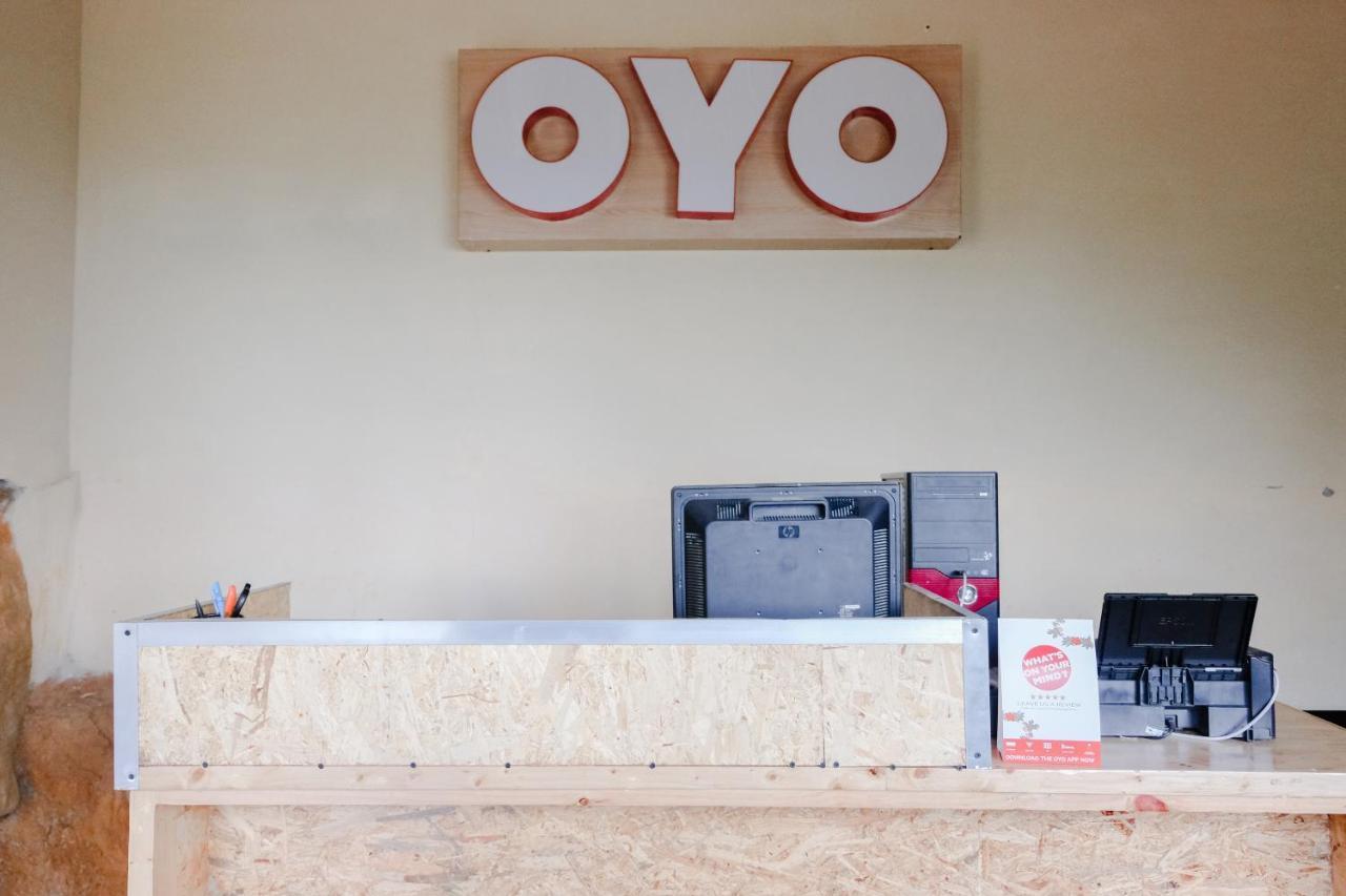 Oyo 1175 オエマ ジョウォ リゾート Magetan エクステリア 写真