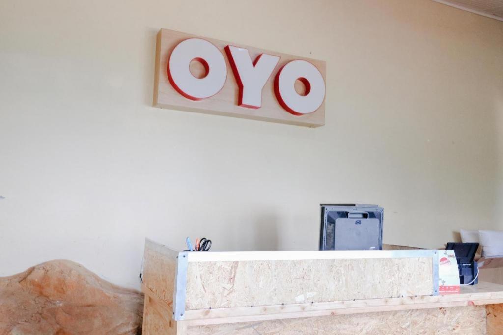 Oyo 1175 オエマ ジョウォ リゾート Magetan エクステリア 写真