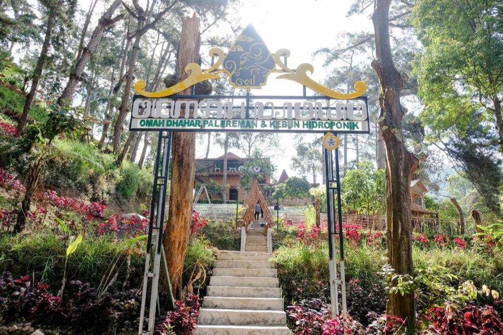 Oyo 1175 オエマ ジョウォ リゾート Magetan エクステリア 写真
